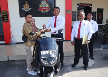 Bahagianya Korban Penggelapan di Bondowoso Saat Polisi Temukan dan Kembalikan Motornya Tanpa Biaya